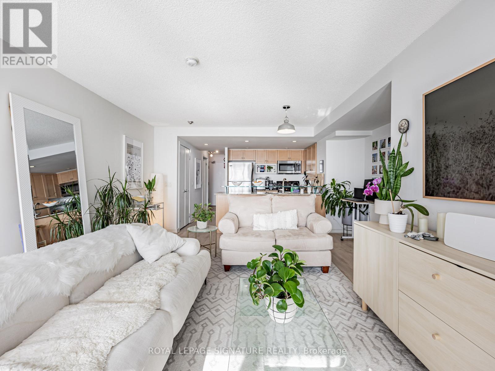 807 - 208 Queens Quay W, Toronto, Ontario  M5J 2Y5 - Photo 12 - C12774888