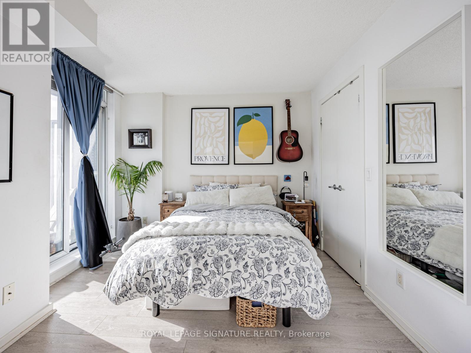 807 - 208 Queens Quay W, Toronto, Ontario  M5J 2Y5 - Photo 18 - C12774888