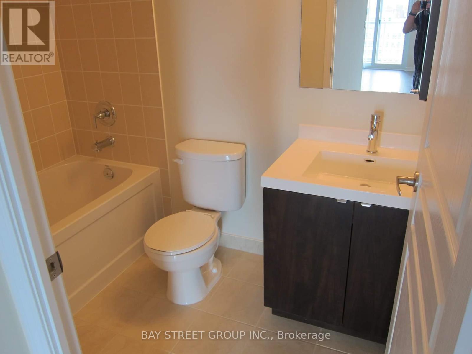 910 - 352 Front Street W, Toronto, Ontario  M5V 1B5 - Photo 5 - C12774956