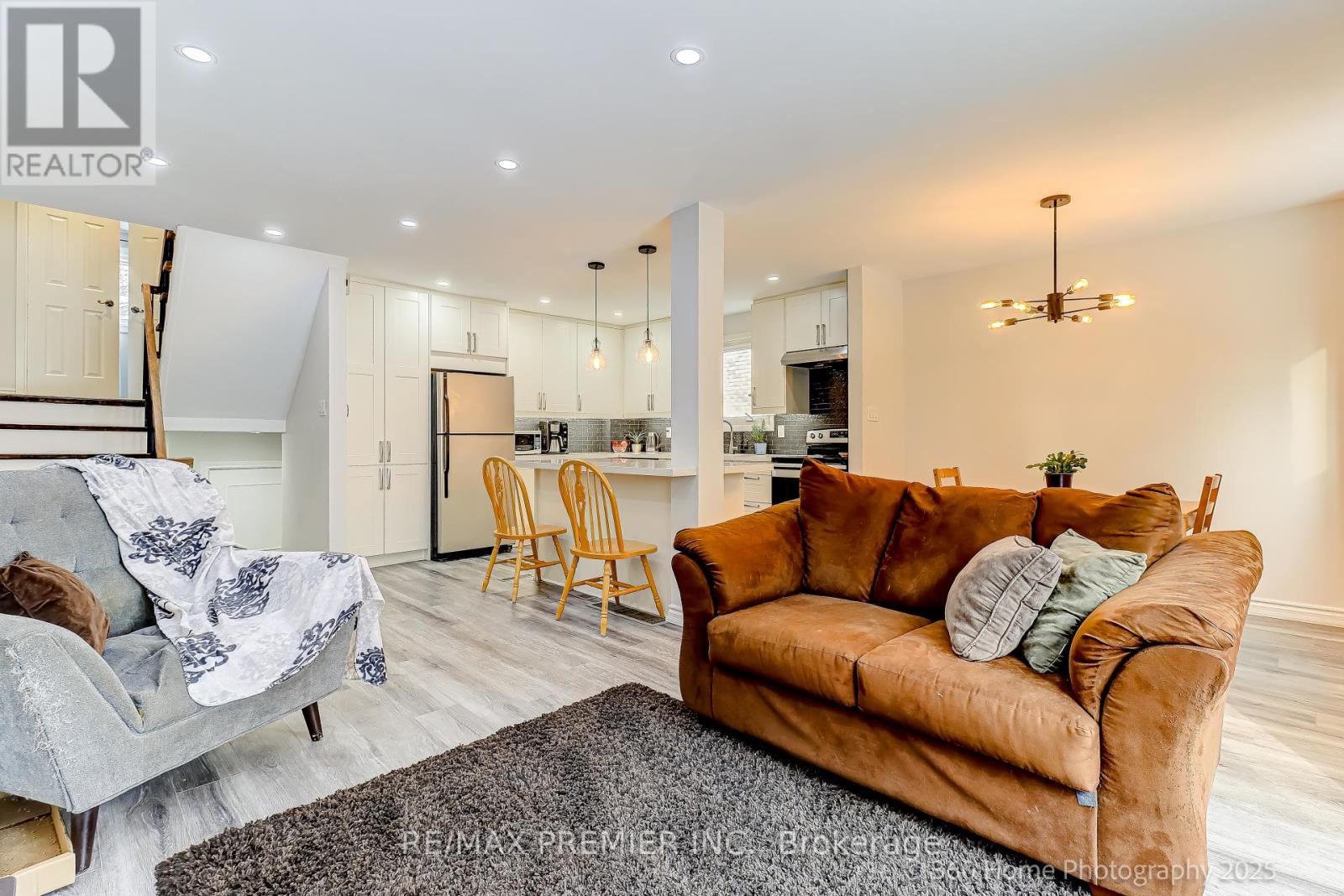 765 Hampton Court, Pickering, Ontario  L1W 3M3 - Photo 11 - E12774866