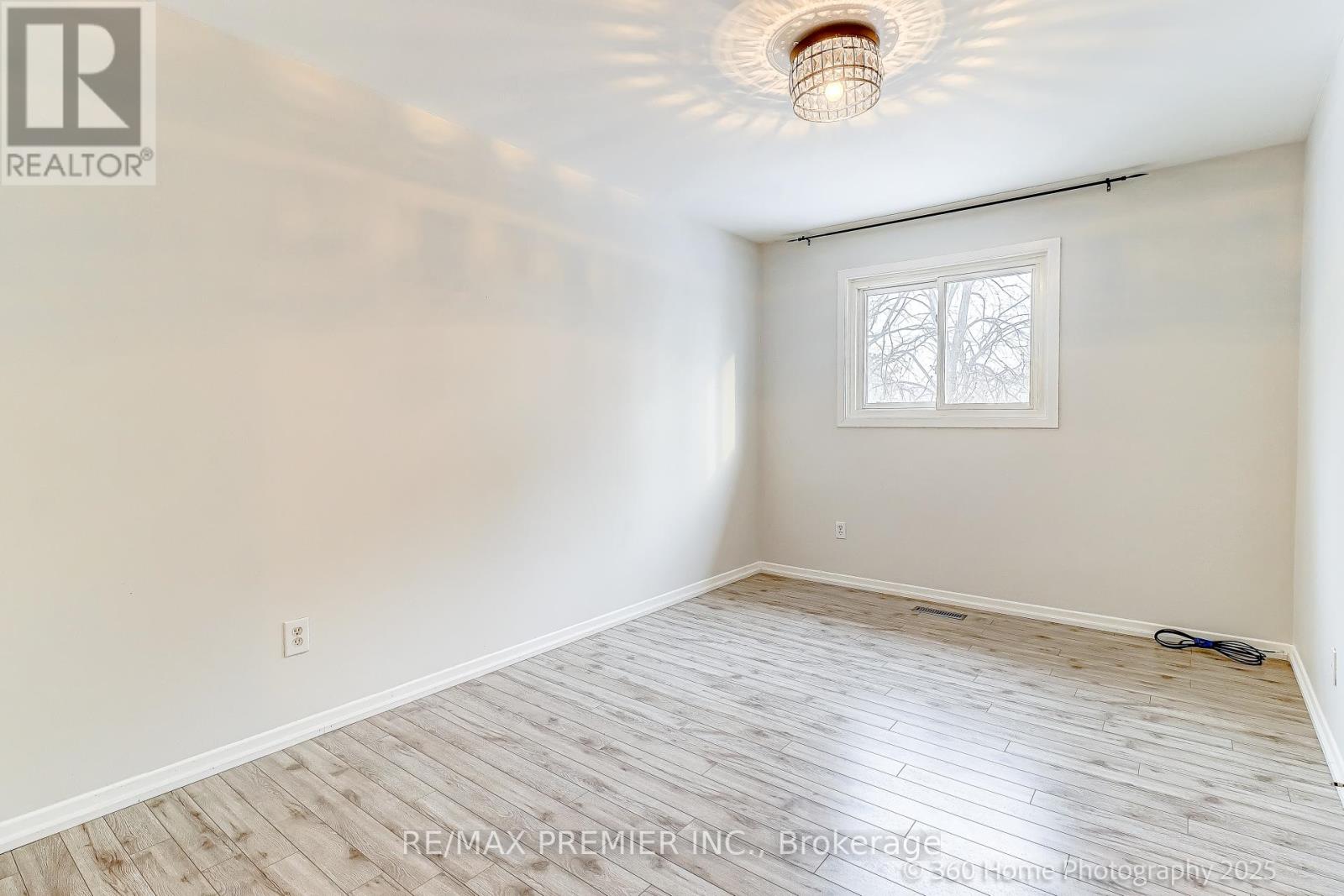 765 Hampton Court, Pickering, Ontario  L1W 3M3 - Photo 18 - E12774866