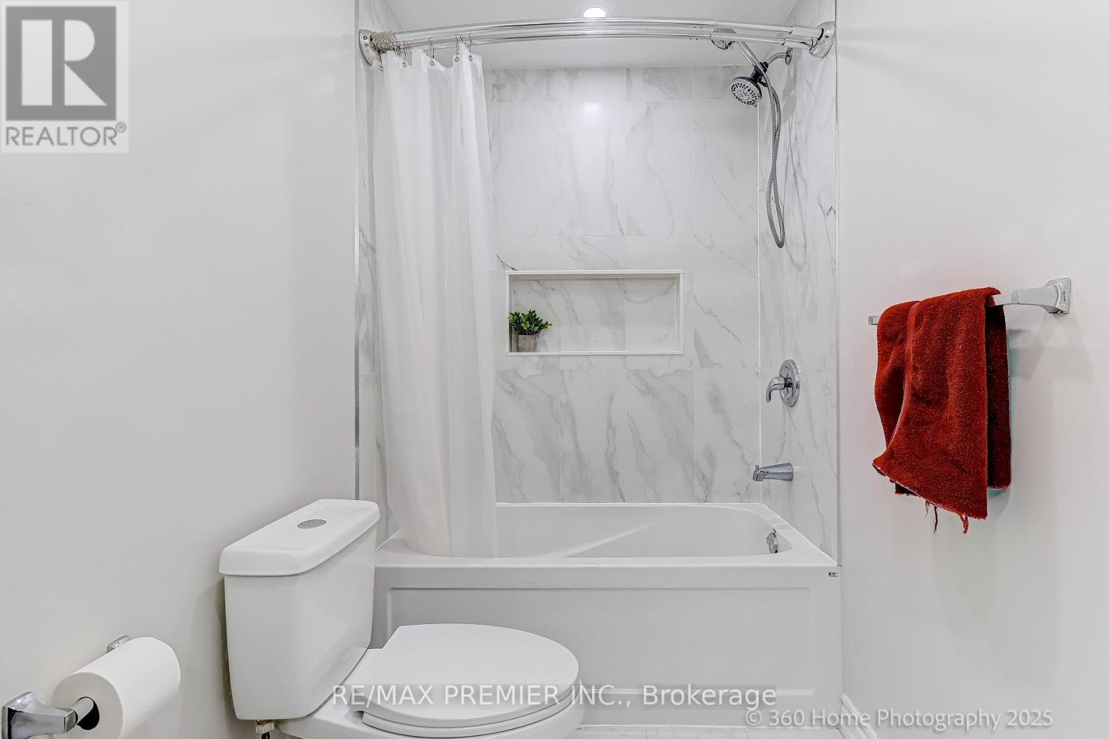 765 Hampton Court, Pickering, Ontario  L1W 3M3 - Photo 19 - E12774866