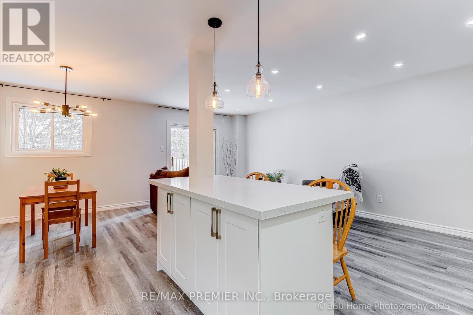 765 Hampton Court, Pickering, Ontario  L1W 3M3 - Photo 7 - E12774866