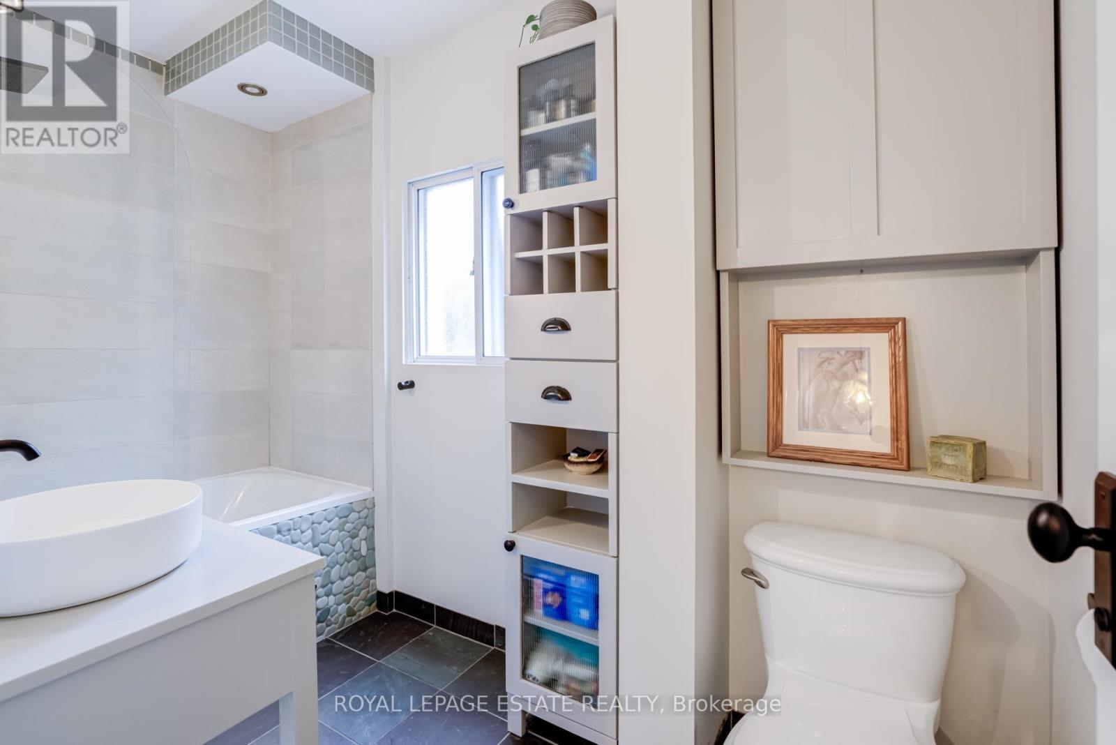 114 Springdale Boulevard, Toronto, Ontario  M4J 1W9 - Photo 24 - E12774882