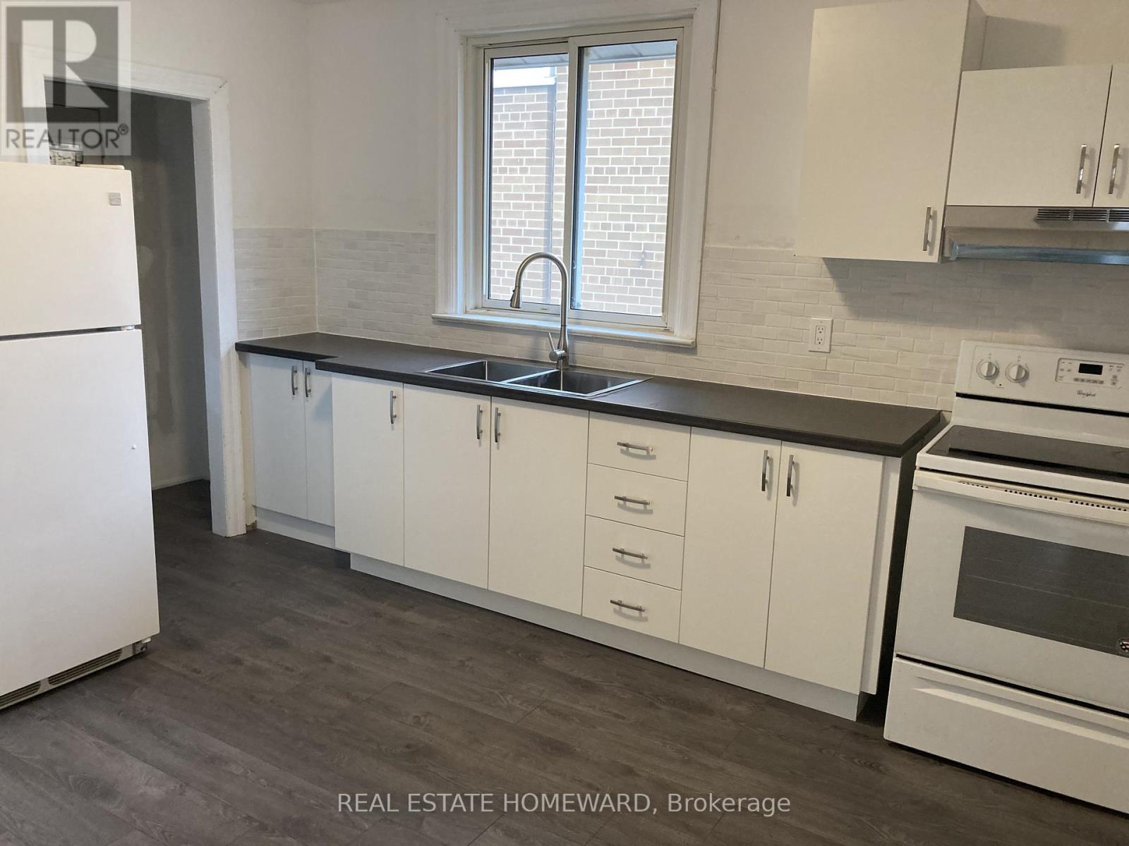 322 Cosburn Avenue, Toronto, Ontario  M4J 2M9 - Photo 7 - E12774930