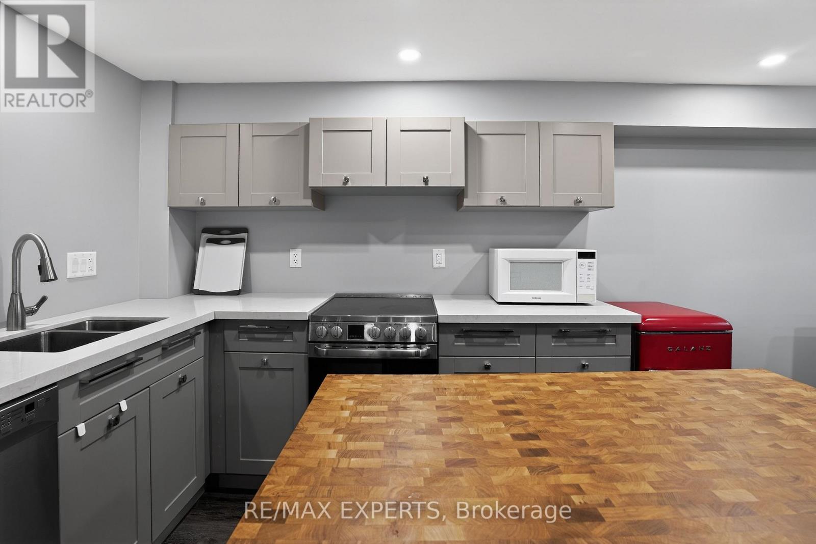 19 Cassia Crescent, Vaughan, Ontario  L6A 3N4 - Photo 36 - N12774768