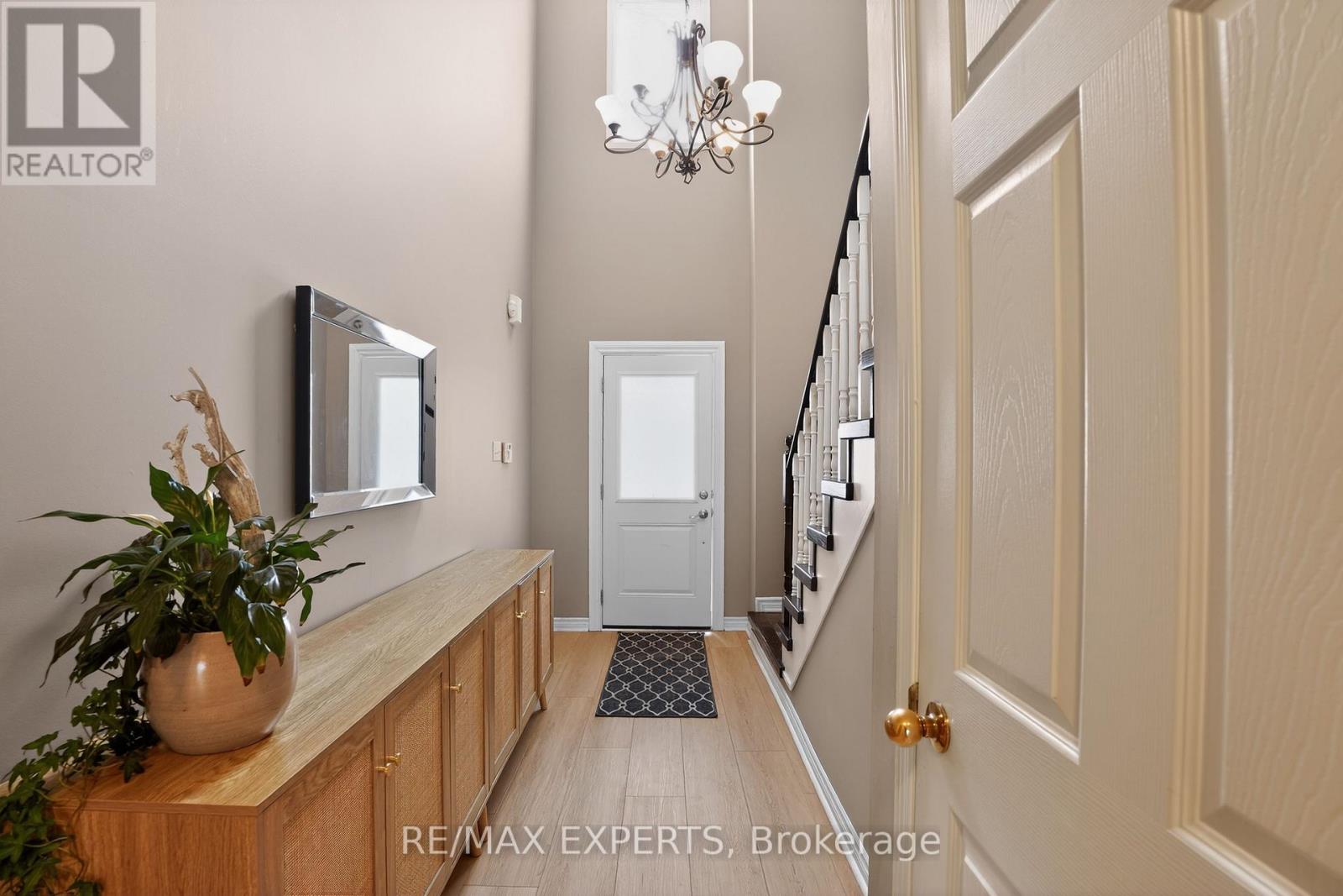 19 Cassia Crescent, Vaughan, Ontario  L6A 3N4 - Photo 6 - N12774768