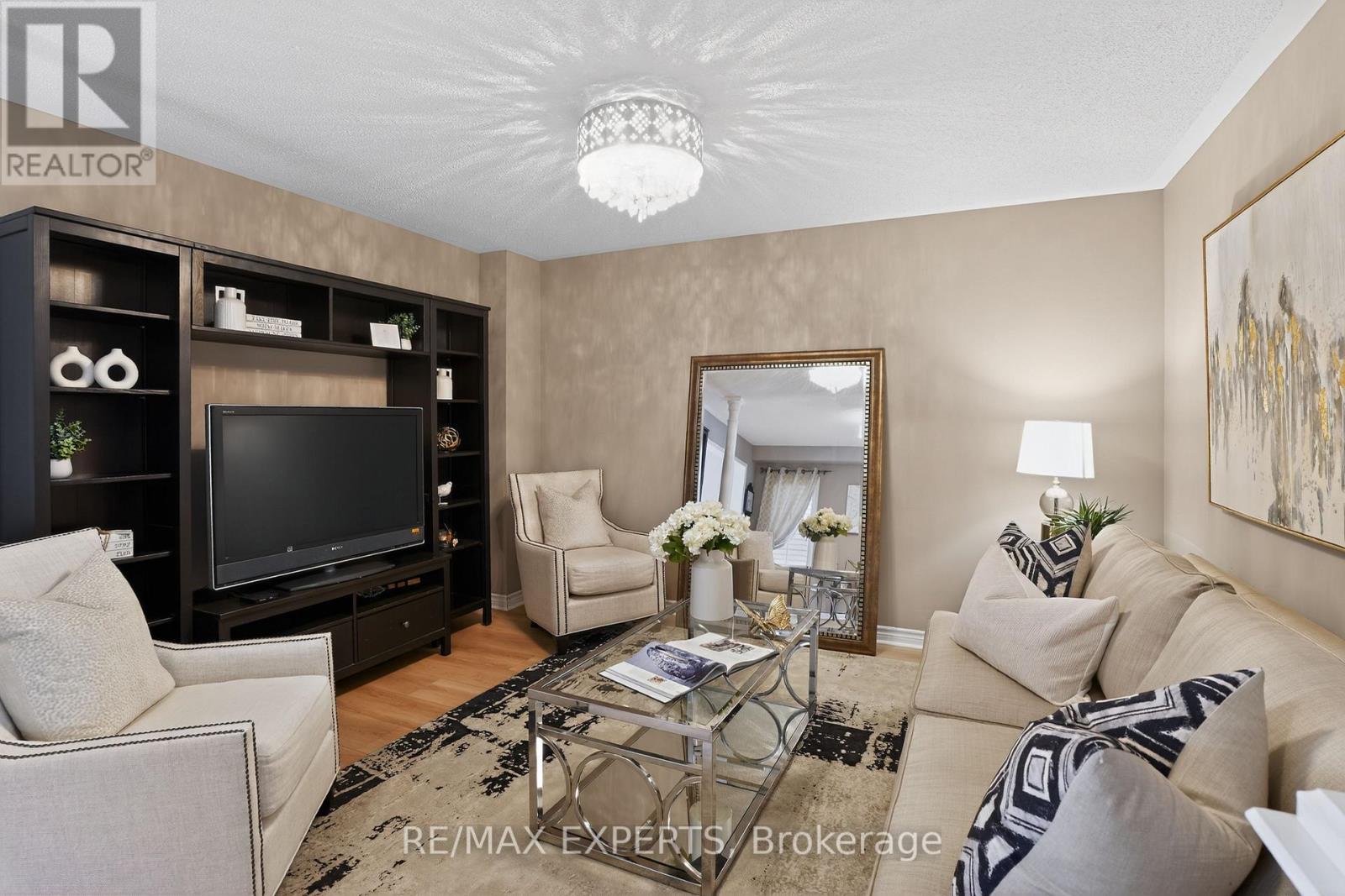 19 Cassia Crescent, Vaughan, Ontario  L6A 3N4 - Photo 9 - N12774768