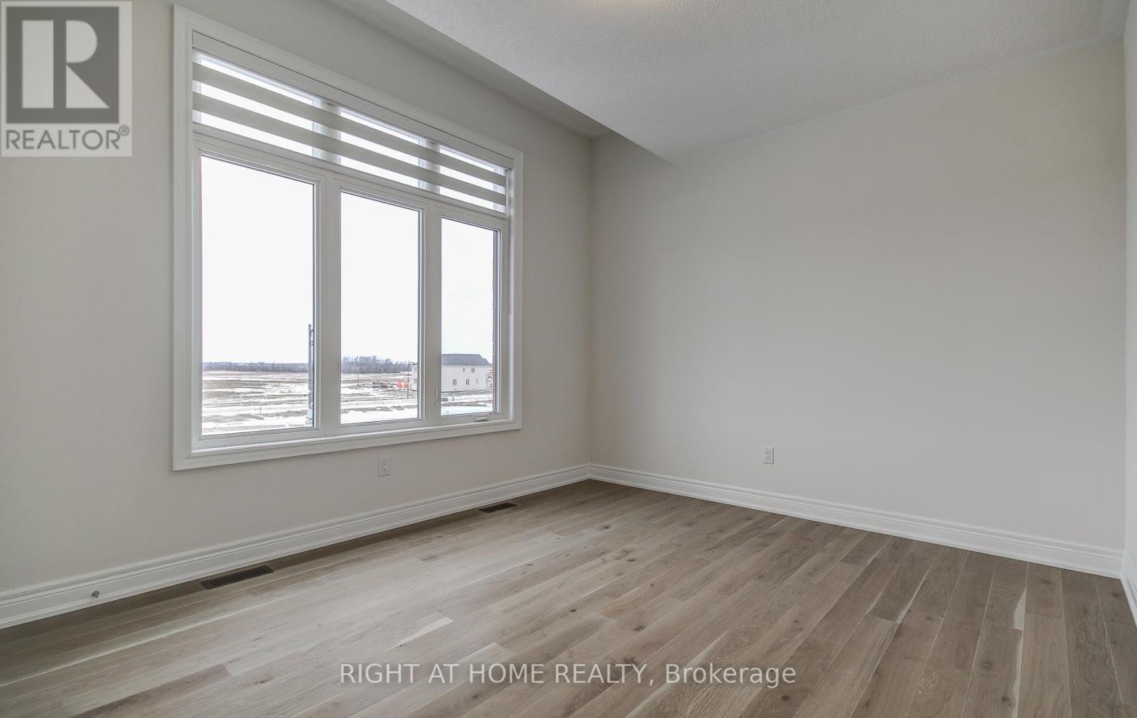 51 Lorrain Hand Crescent, Georgina, Ontario  L4P 0T2 - Photo 25 - N12774940