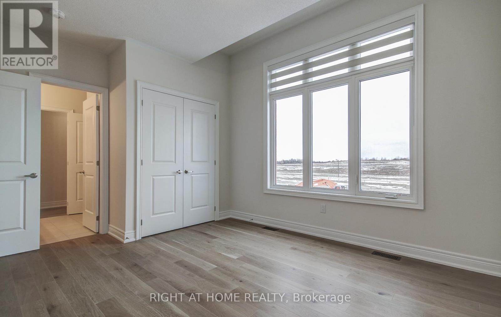 51 Lorrain Hand Crescent, Georgina, Ontario  L4P 0T2 - Photo 26 - N12774940