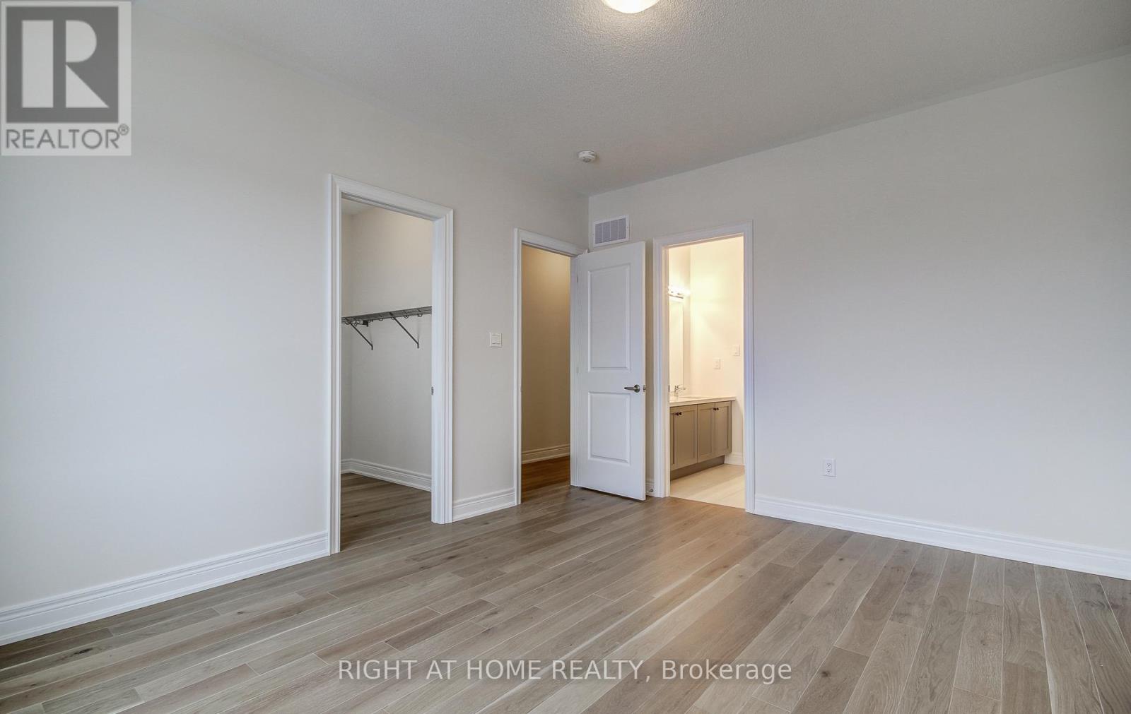 51 Lorrain Hand Crescent, Georgina, Ontario  L4P 0T2 - Photo 32 - N12774940