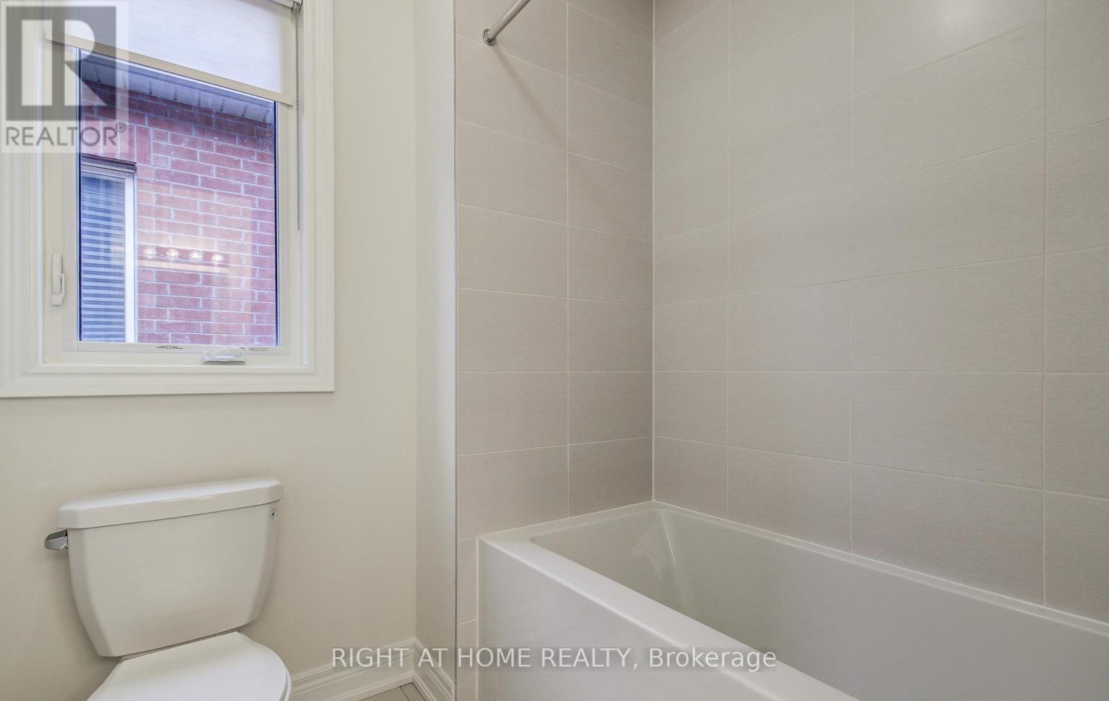 51 Lorrain Hand Crescent, Georgina, Ontario  L4P 0T2 - Photo 34 - N12774940