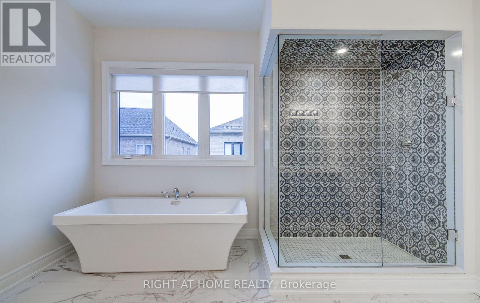 51 Lorrain Hand Crescent, Georgina, Ontario  L4P 0T2 - Photo 46 - N12774940