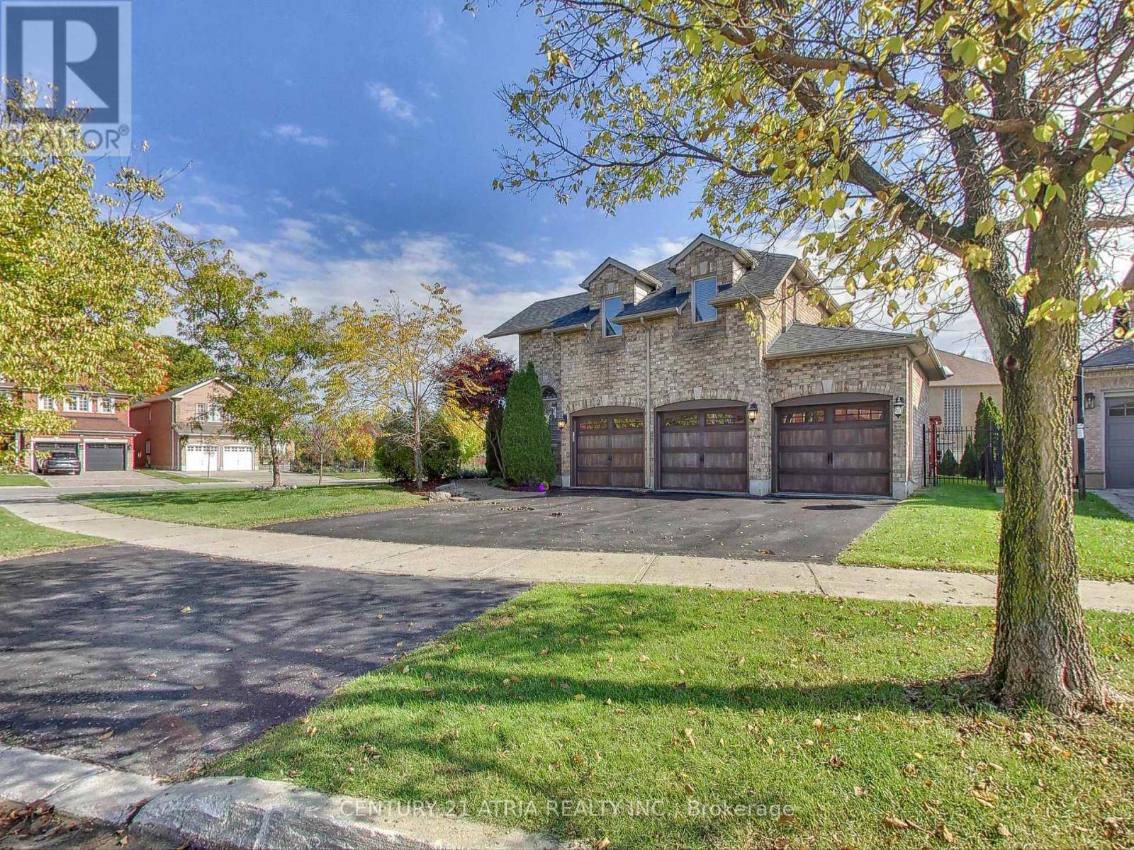 2 WHALEN COURT, Richmond Hill, Ontario