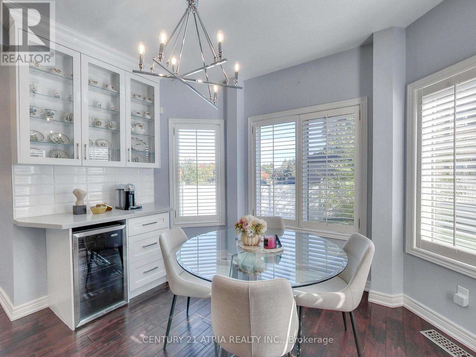 2 Whalen Court, Richmond Hill, Ontario  L4C 9T5 - Photo 10 - N12774960