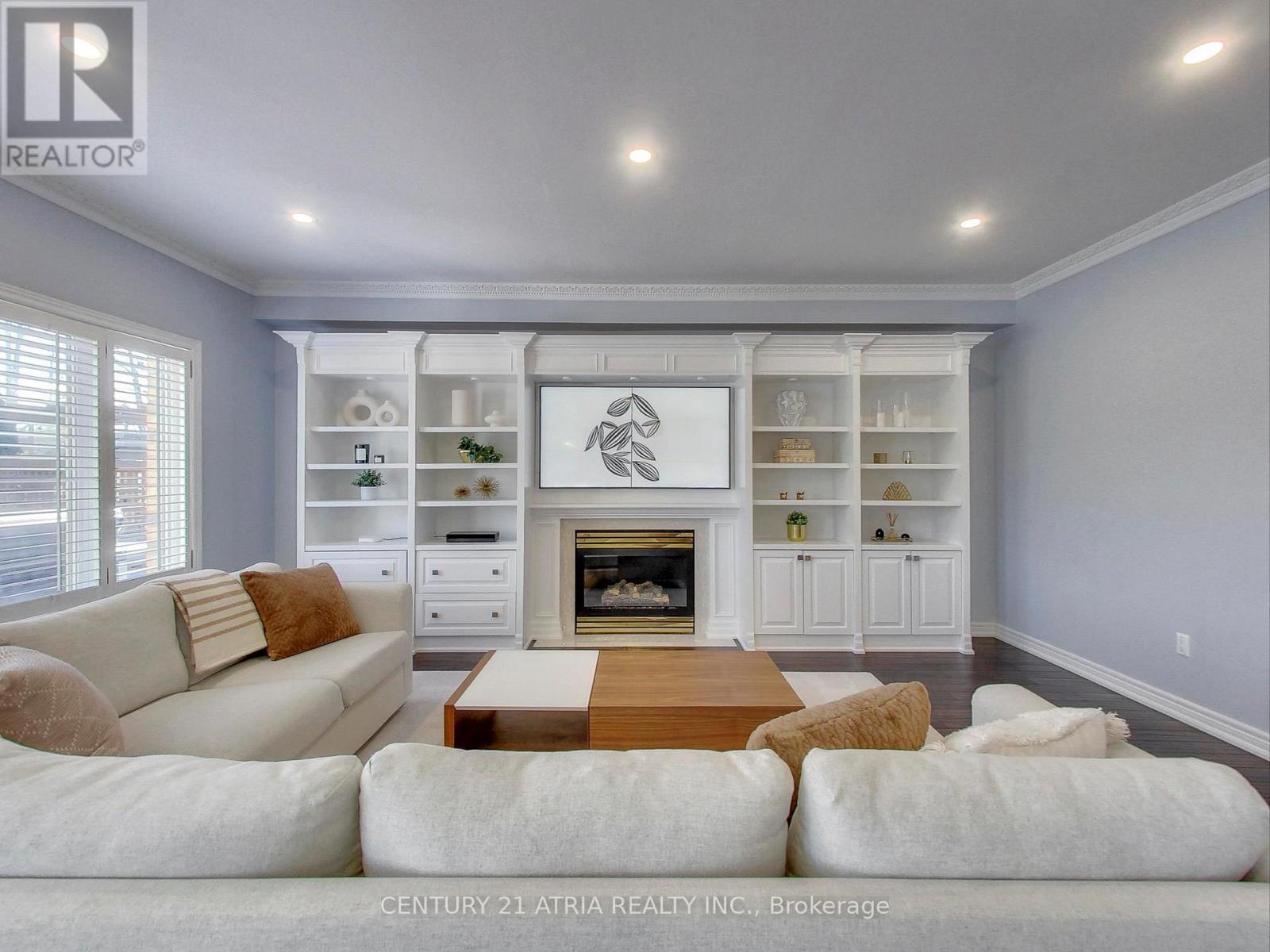 2 Whalen Court, Richmond Hill, Ontario  L4C 9T5 - Photo 6 - N12774960