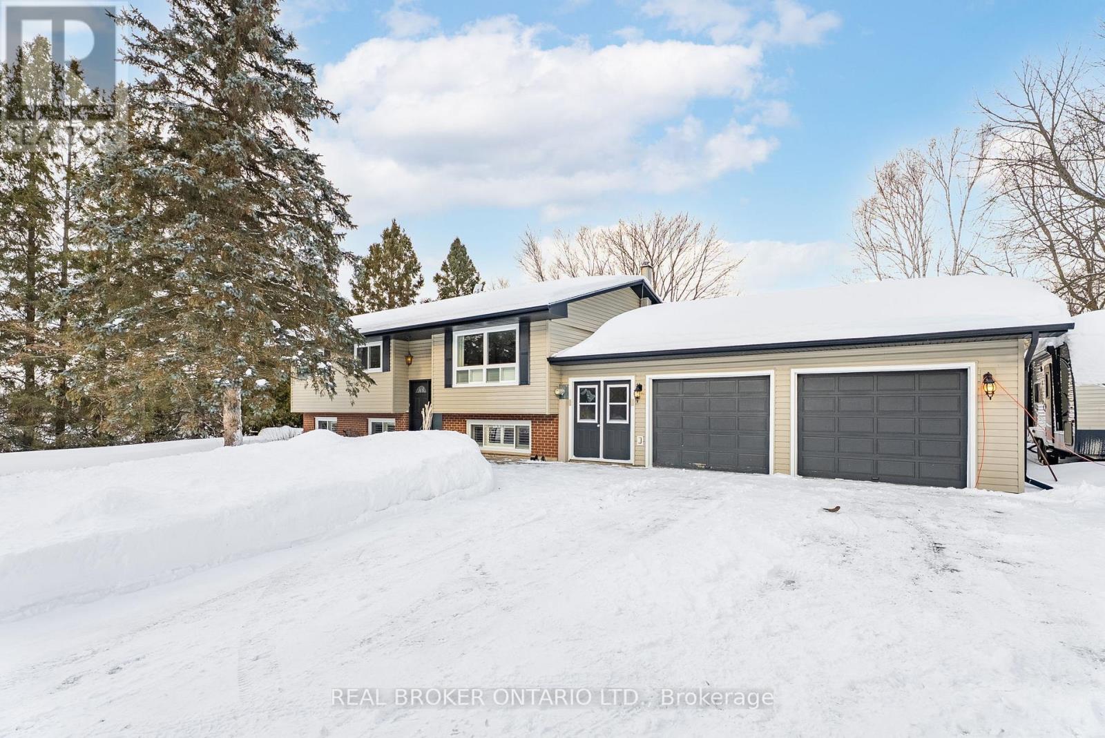 2477 OLD FORT ROAD, Tay, Ontario