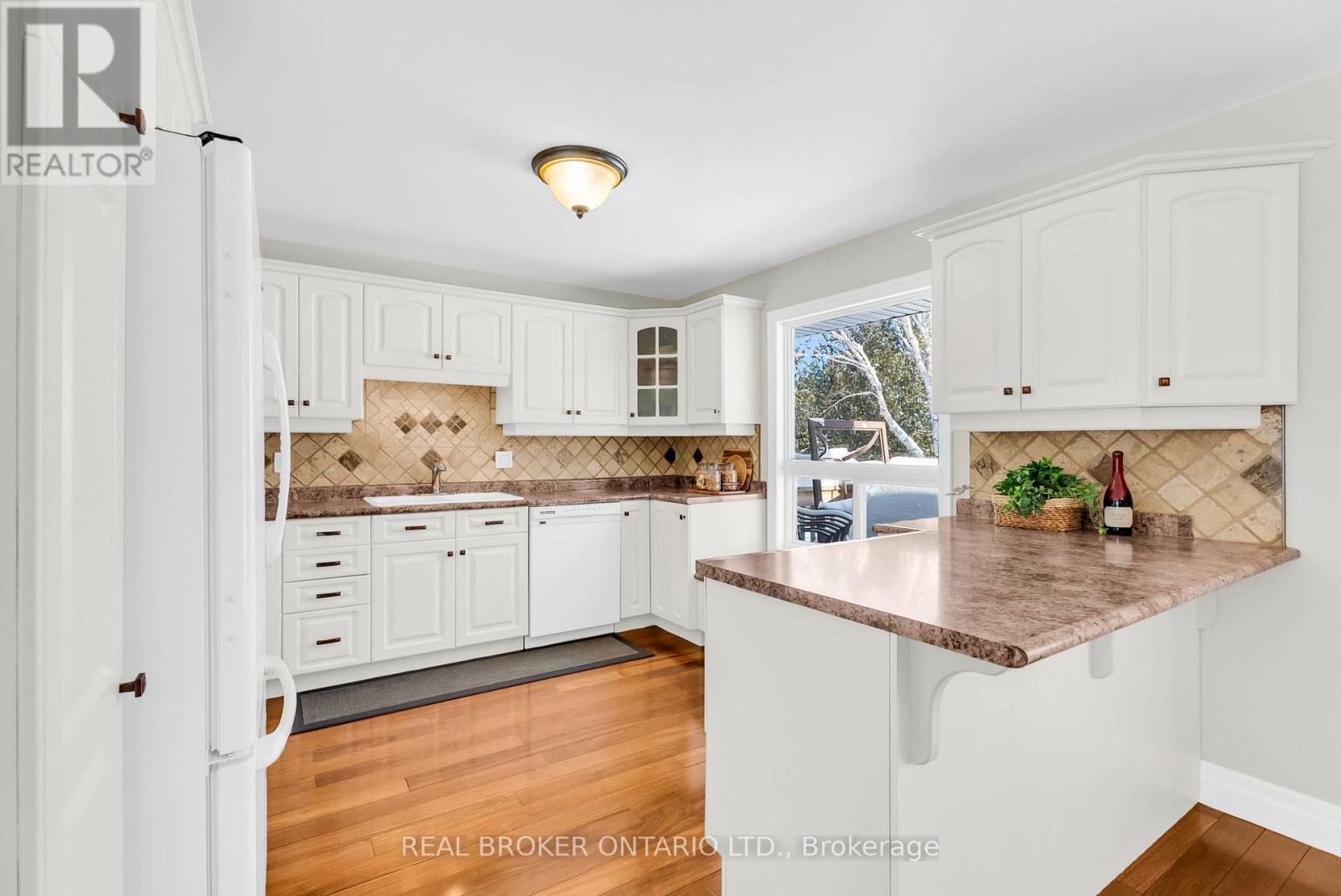 2477 Old Fort Road, Tay, Ontario  L4R 4K3 - Photo 16 - S12774792