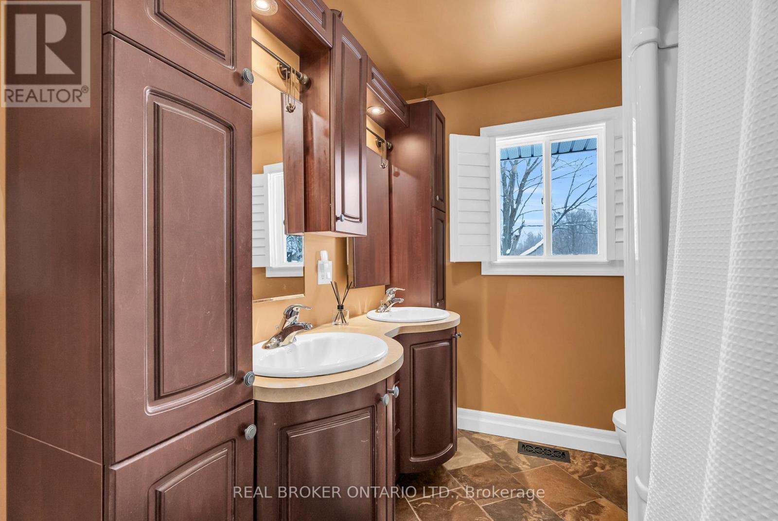 2477 Old Fort Road, Tay, Ontario  L4R 4K3 - Photo 25 - S12774792