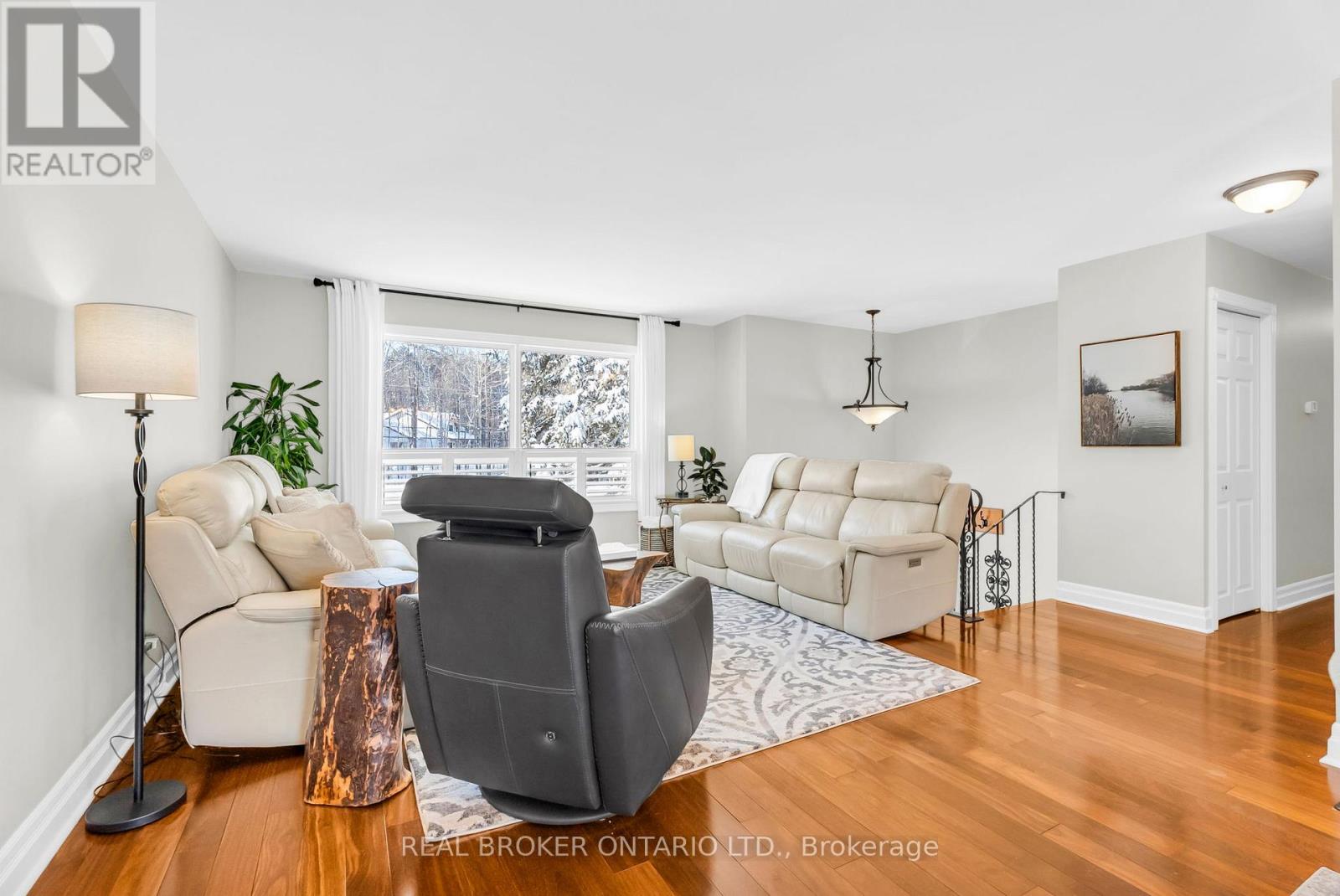 2477 Old Fort Road, Tay, Ontario  L4R 4K3 - Photo 8 - S12774792