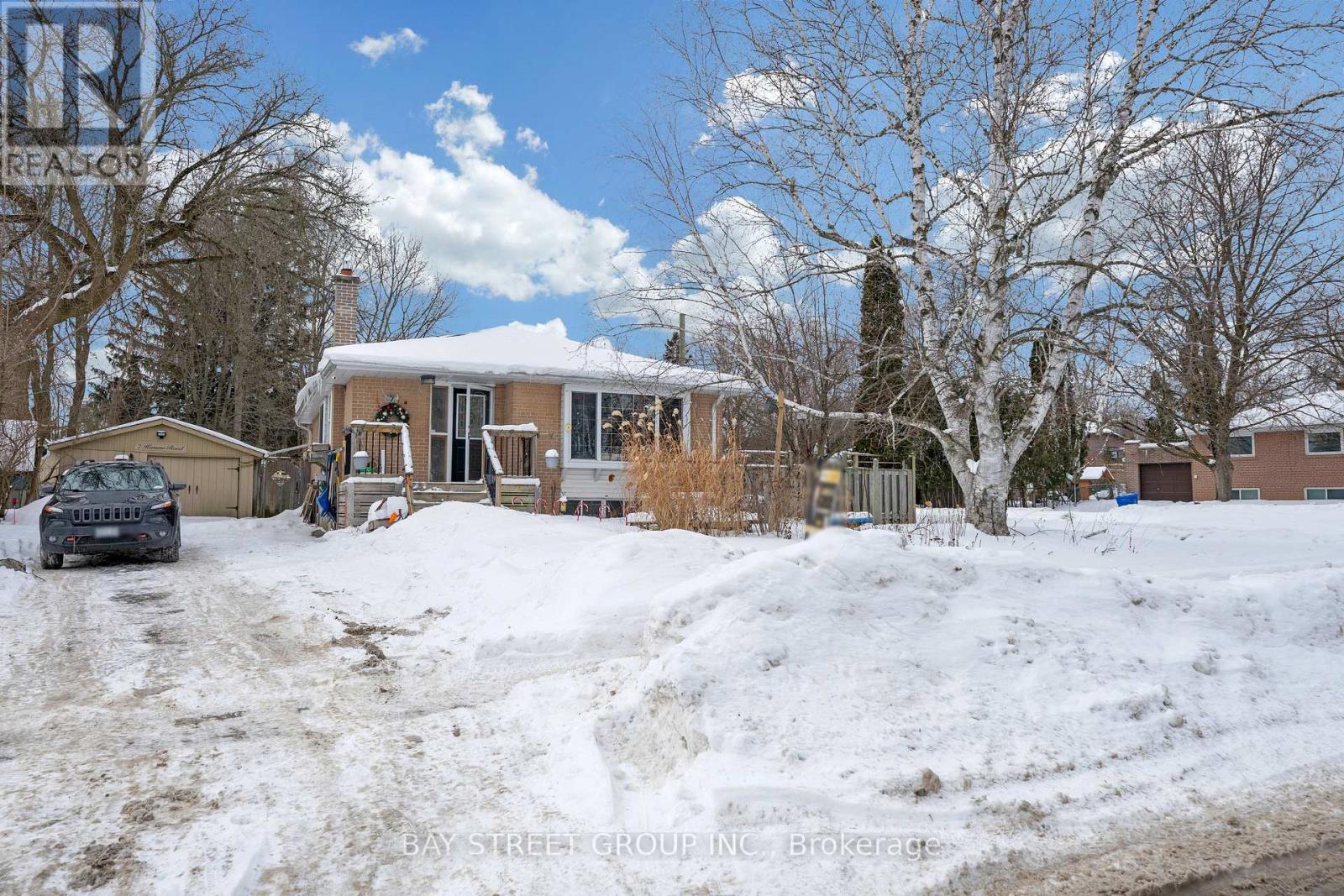 7 KEMANO ROAD, Aurora, Ontario