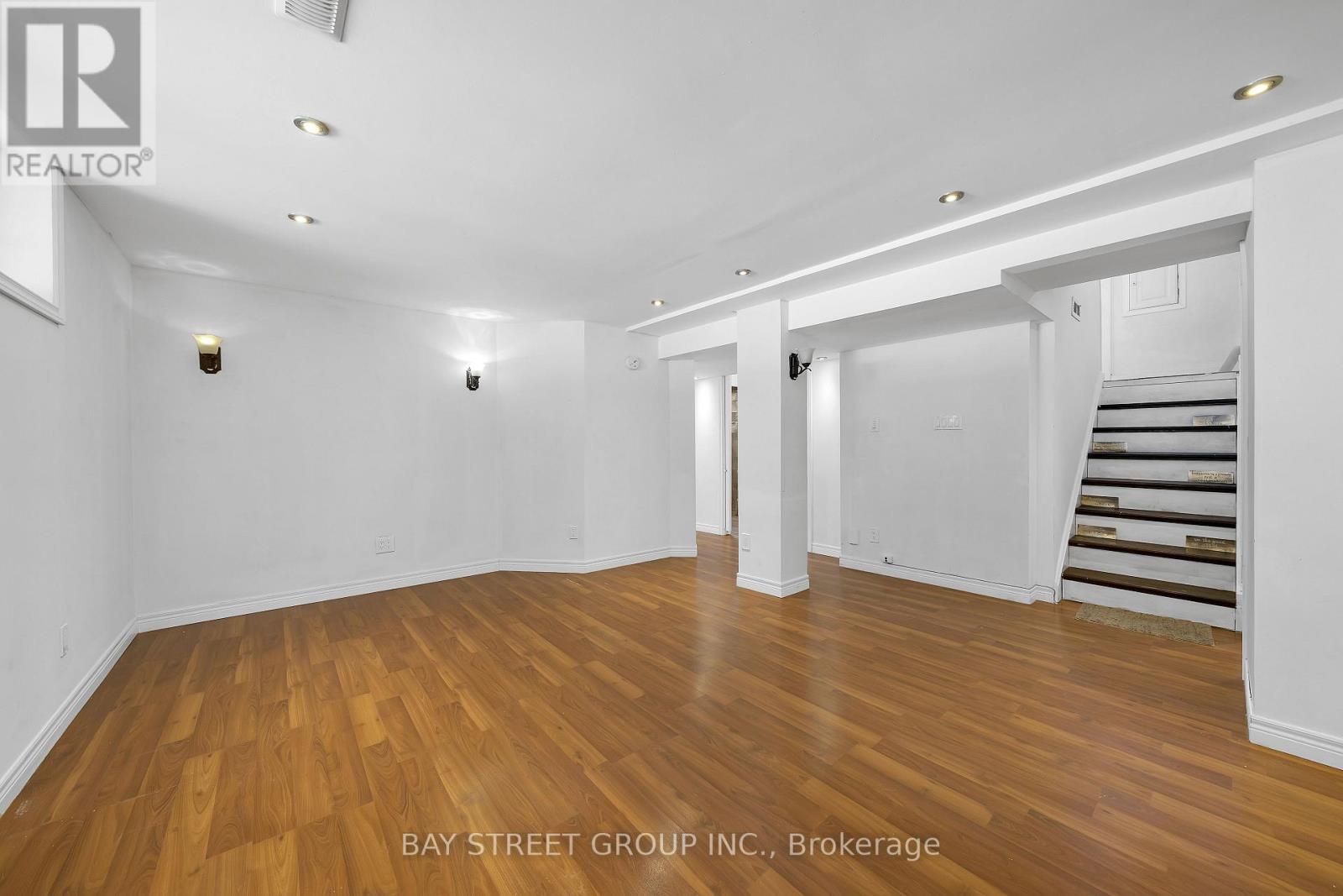 7 Kemano Road, Aurora, Ontario  L4G 2X9 - Photo 4 - N12685254