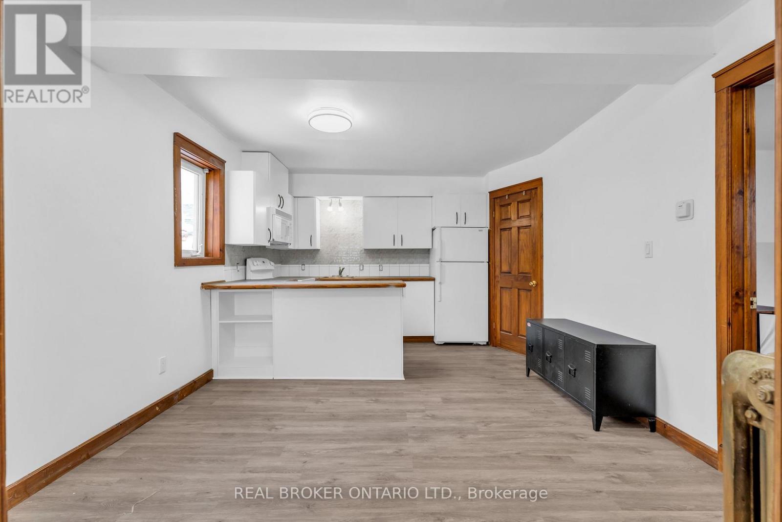 Unit B - 18 First Avenue, Orangeville, Ontario  L9W 1H8 - Photo 11 - W12771020