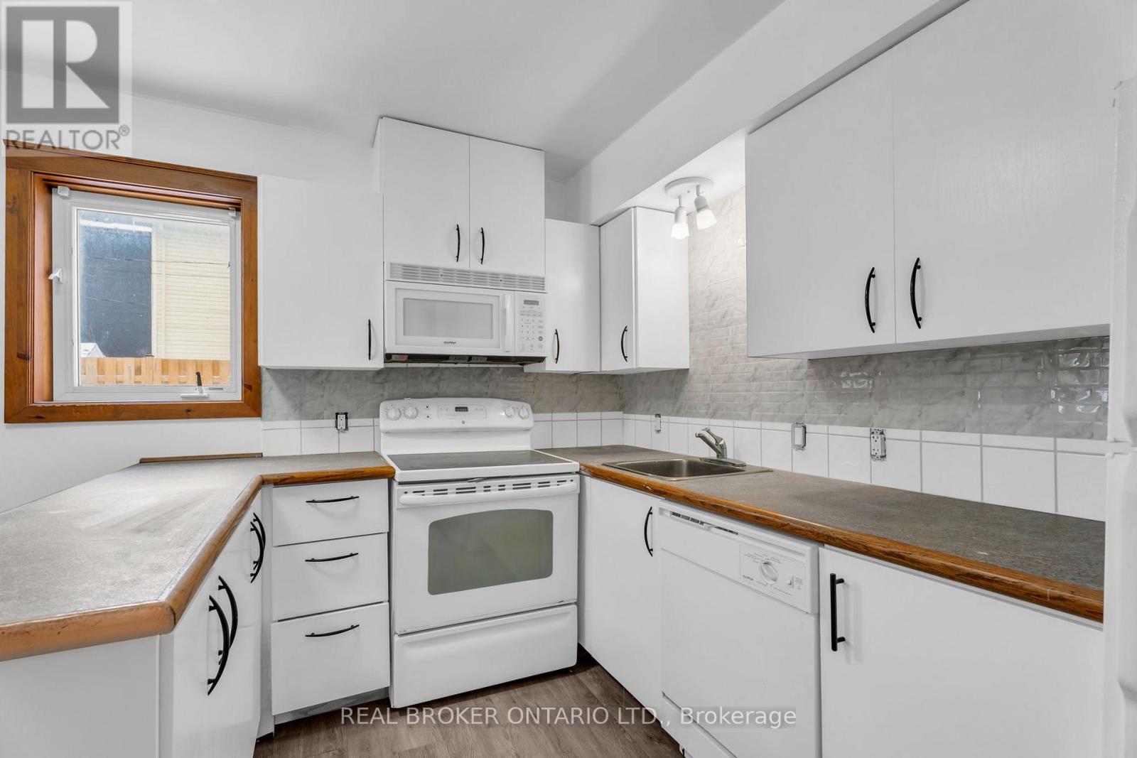 Unit B - 18 First Avenue, Orangeville, Ontario  L9W 1H8 - Photo 6 - W12771020