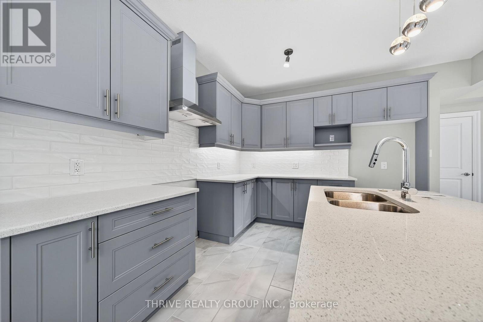 3465 Oriole Circle E, London South, Ontario  N6N 1K6 - Photo 7 - X12649598