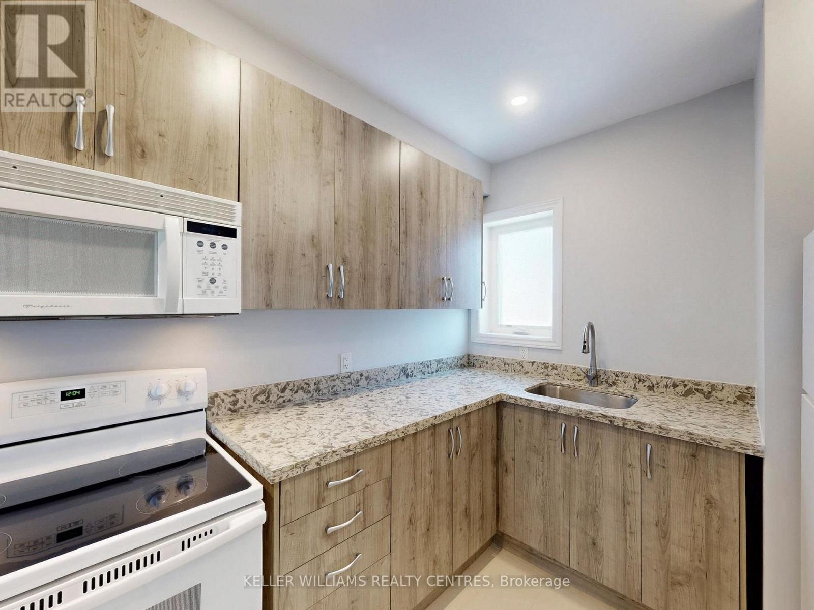 62 Hounslow Heath Road, Toronto, Ontario  M6N 1G8 - Photo 14 - W12774710