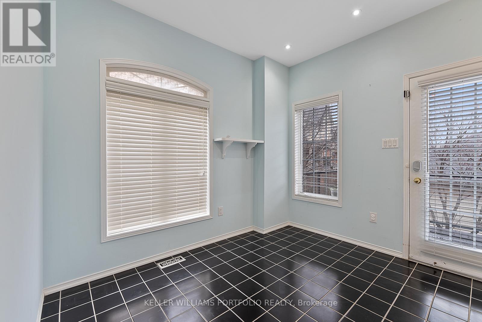 118 Gatwick Drive, Oakville, Ontario  L6H 6V3 - Photo 15 - W12774748