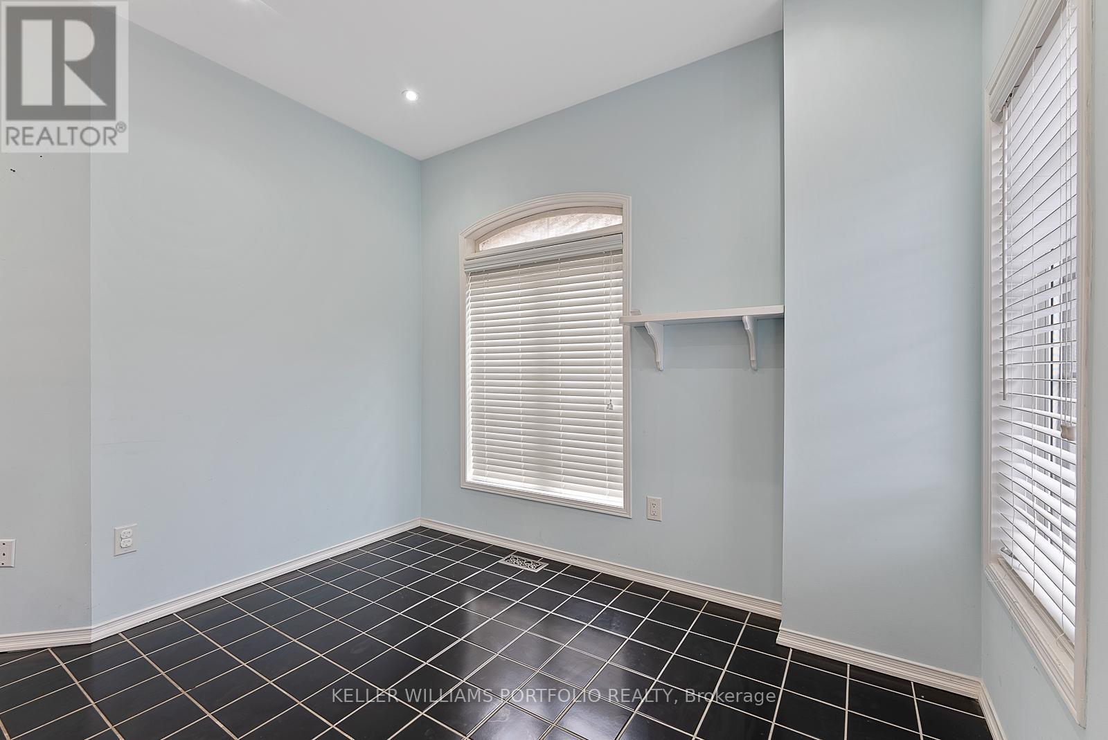 118 Gatwick Drive, Oakville, Ontario  L6H 6V3 - Photo 16 - W12774748