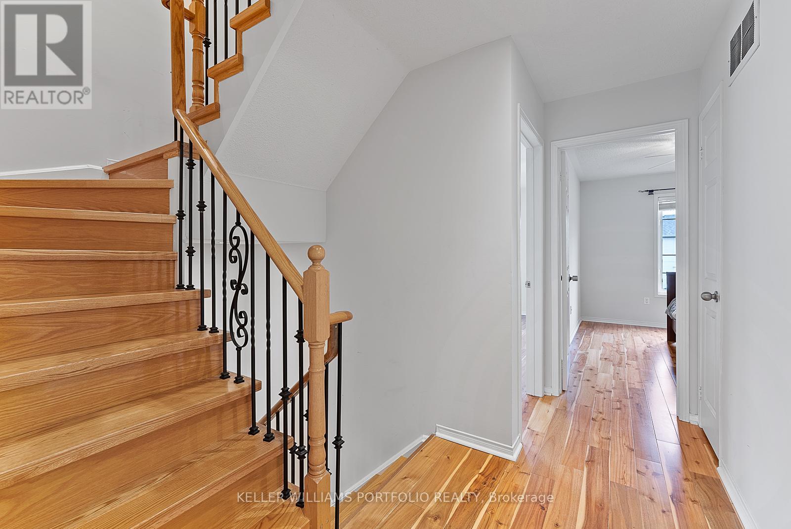 118 Gatwick Drive, Oakville, Ontario  L6H 6V3 - Photo 19 - W12774748