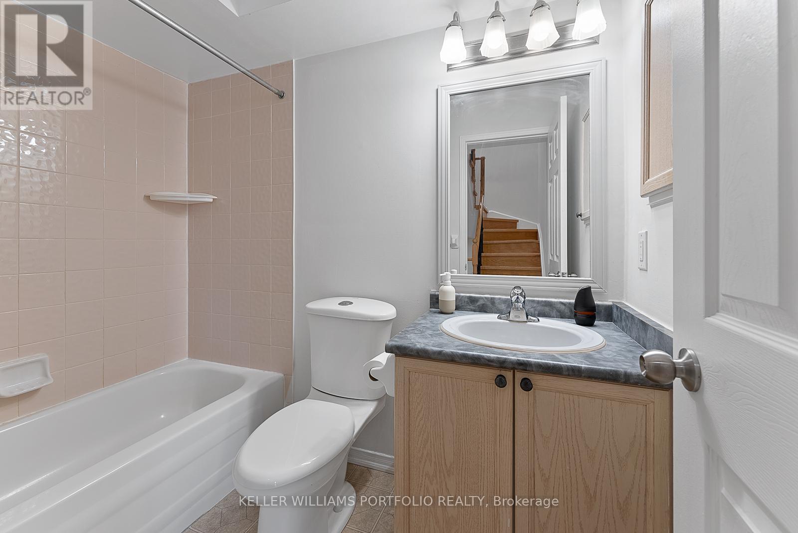 118 Gatwick Drive, Oakville, Ontario  L6H 6V3 - Photo 32 - W12774748