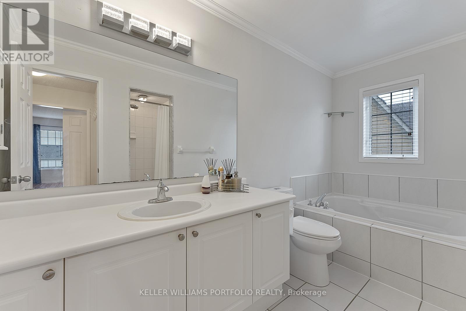 118 Gatwick Drive, Oakville, Ontario  L6H 6V3 - Photo 38 - W12774748