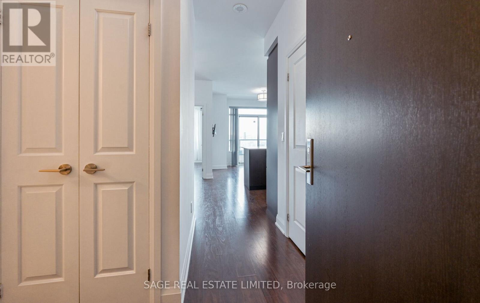 1003 - 25 Fontenay Court, Toronto, Ontario  M9A 0C4 - Photo 5 - W12774774