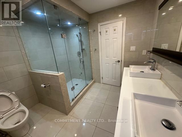 1041 Sherwood Mills Boulevard, Mississauga, Ontario  L5V 1R3 - Photo 10 - W12774778