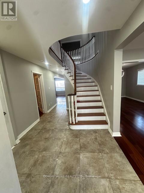 1041 Sherwood Mills Boulevard, Mississauga, Ontario  L5V 1R3 - Photo 2 - W12774778