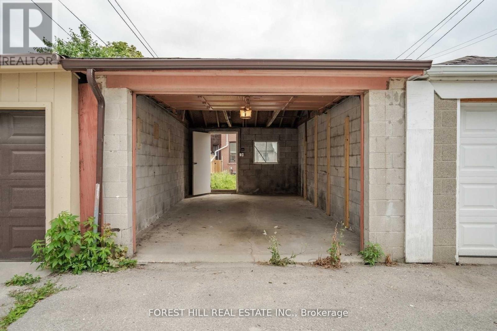 Main - 137 Earlscourt Avenue, Toronto, Ontario  M6E 4A8 - Photo 13 - W12774780