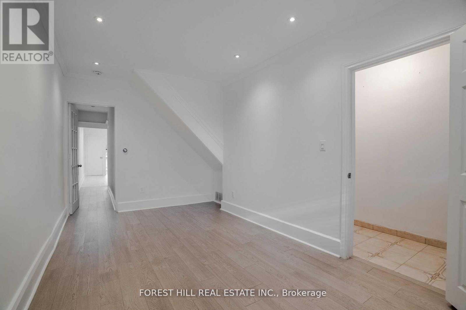 Main - 137 Earlscourt Avenue, Toronto, Ontario  M6E 4A8 - Photo 15 - W12774780