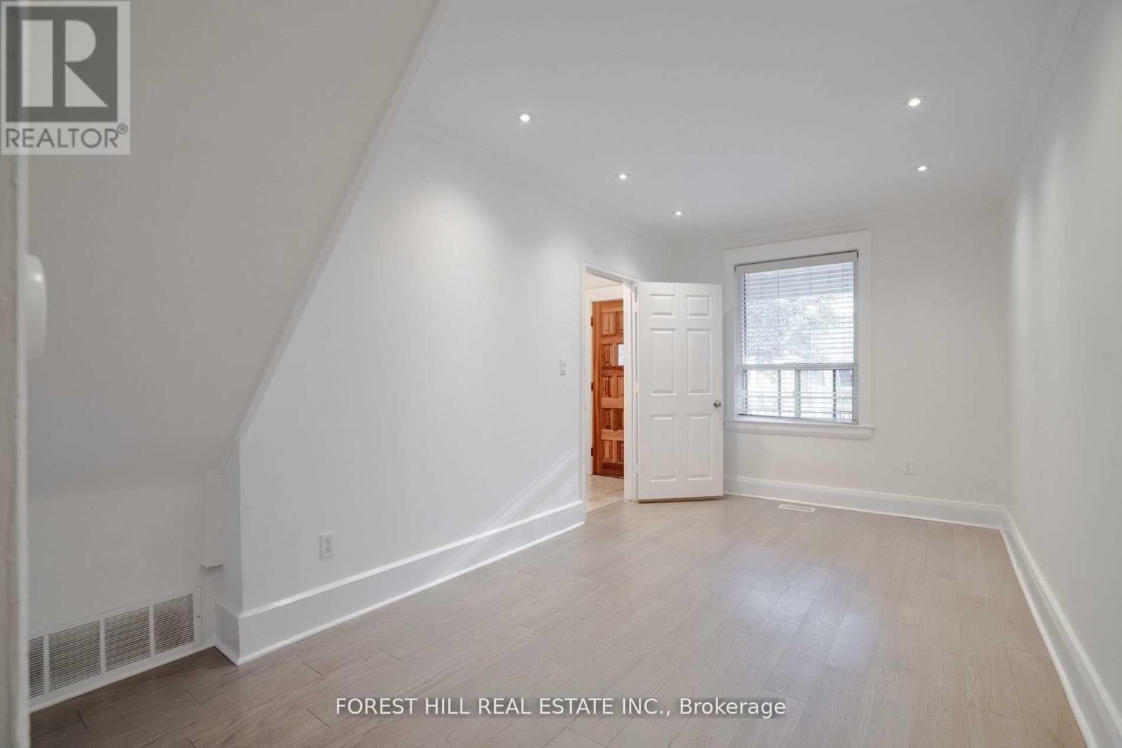 Main - 137 Earlscourt Avenue, Toronto, Ontario  M6E 4A8 - Photo 16 - W12774780