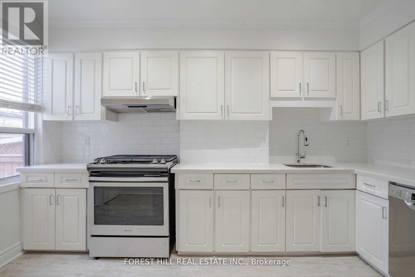 Main - 137 Earlscourt Avenue, Toronto, Ontario  M6E 4A8 - Photo 5 - W12774780