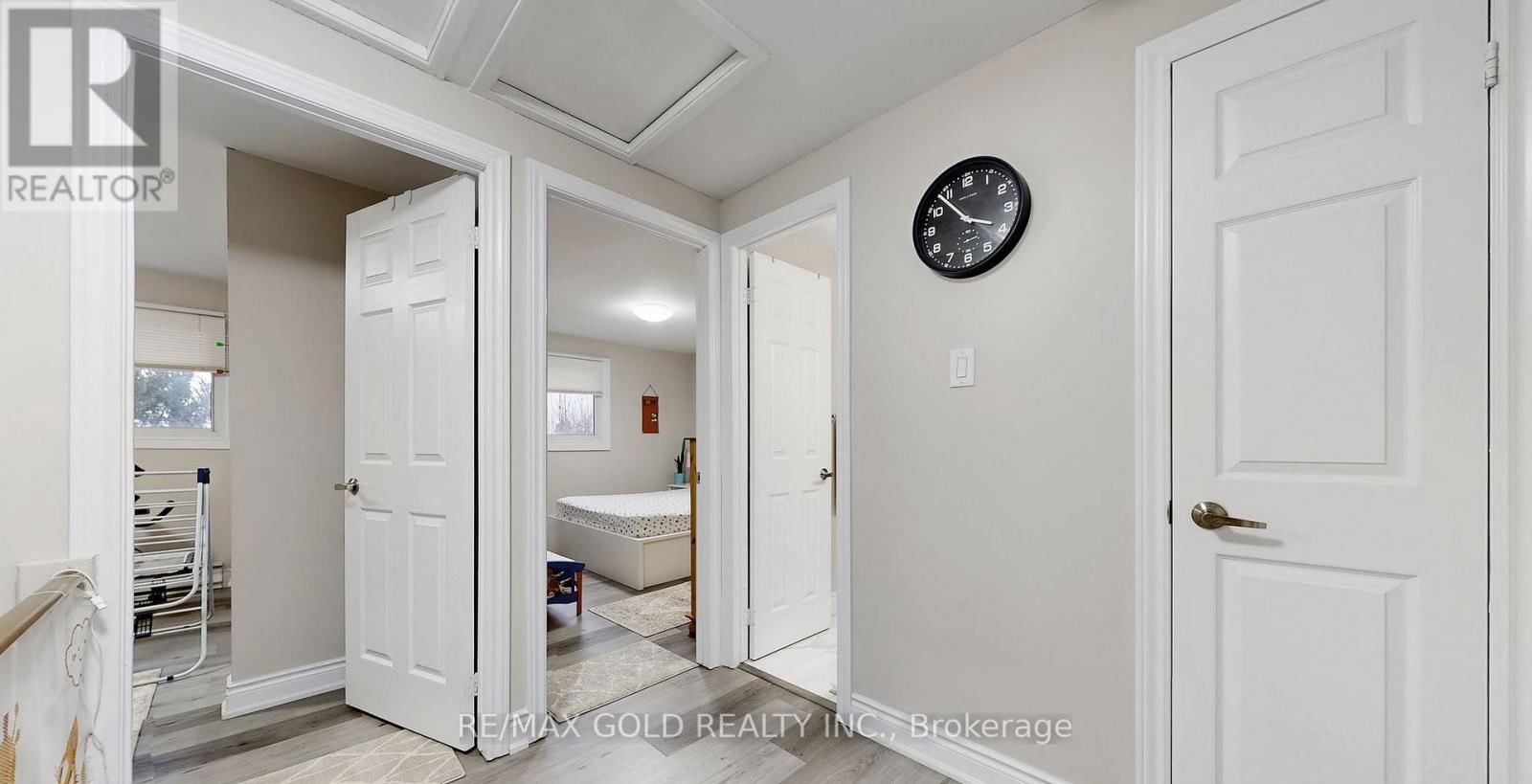 12 Glencastle Square, Brampton, Ontario  L6S 2H8 - Photo 19 - W12774824