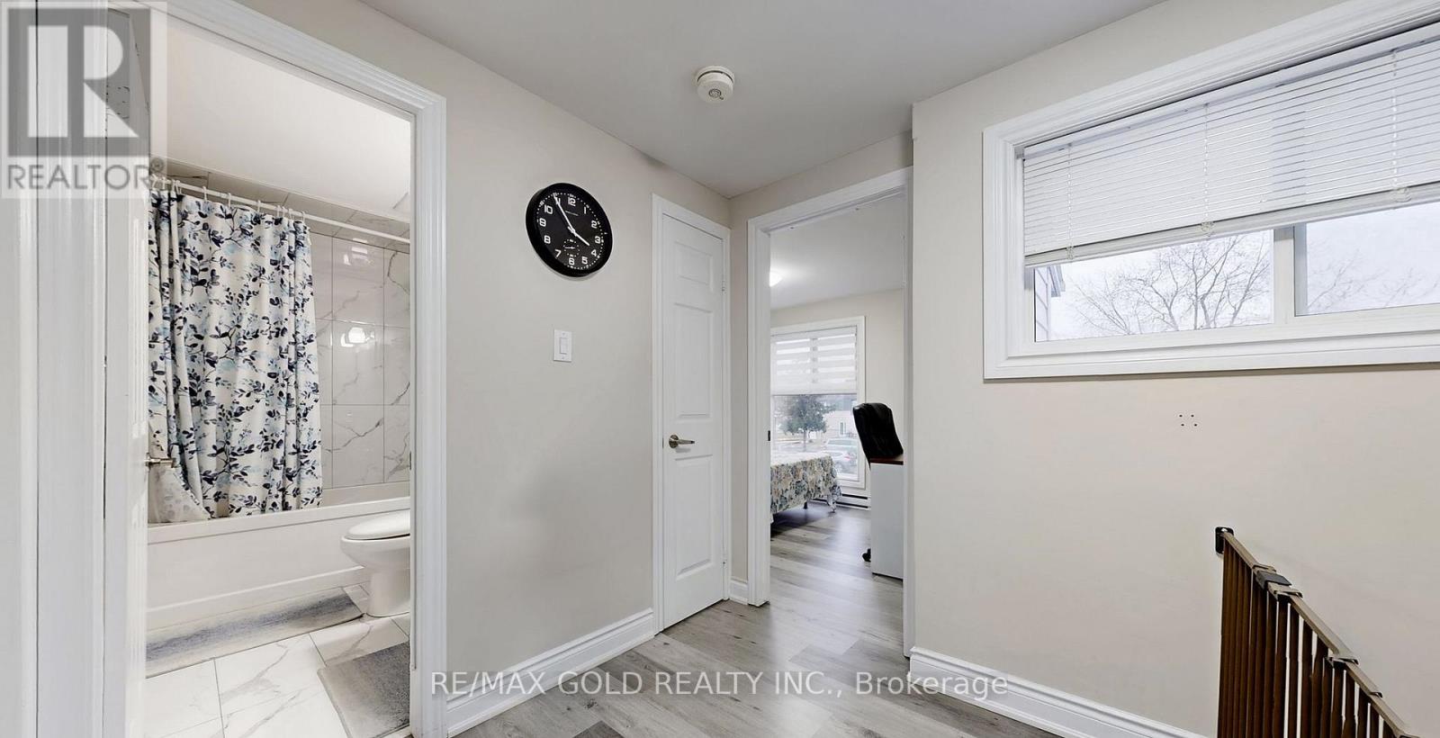 12 Glencastle Square, Brampton, Ontario  L6S 2H8 - Photo 20 - W12774824