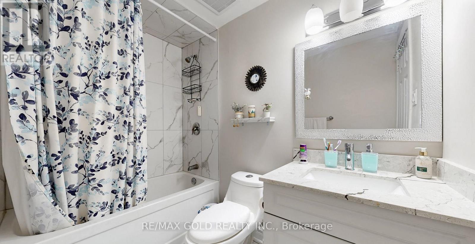 12 Glencastle Square, Brampton, Ontario  L6S 2H8 - Photo 33 - W12774824