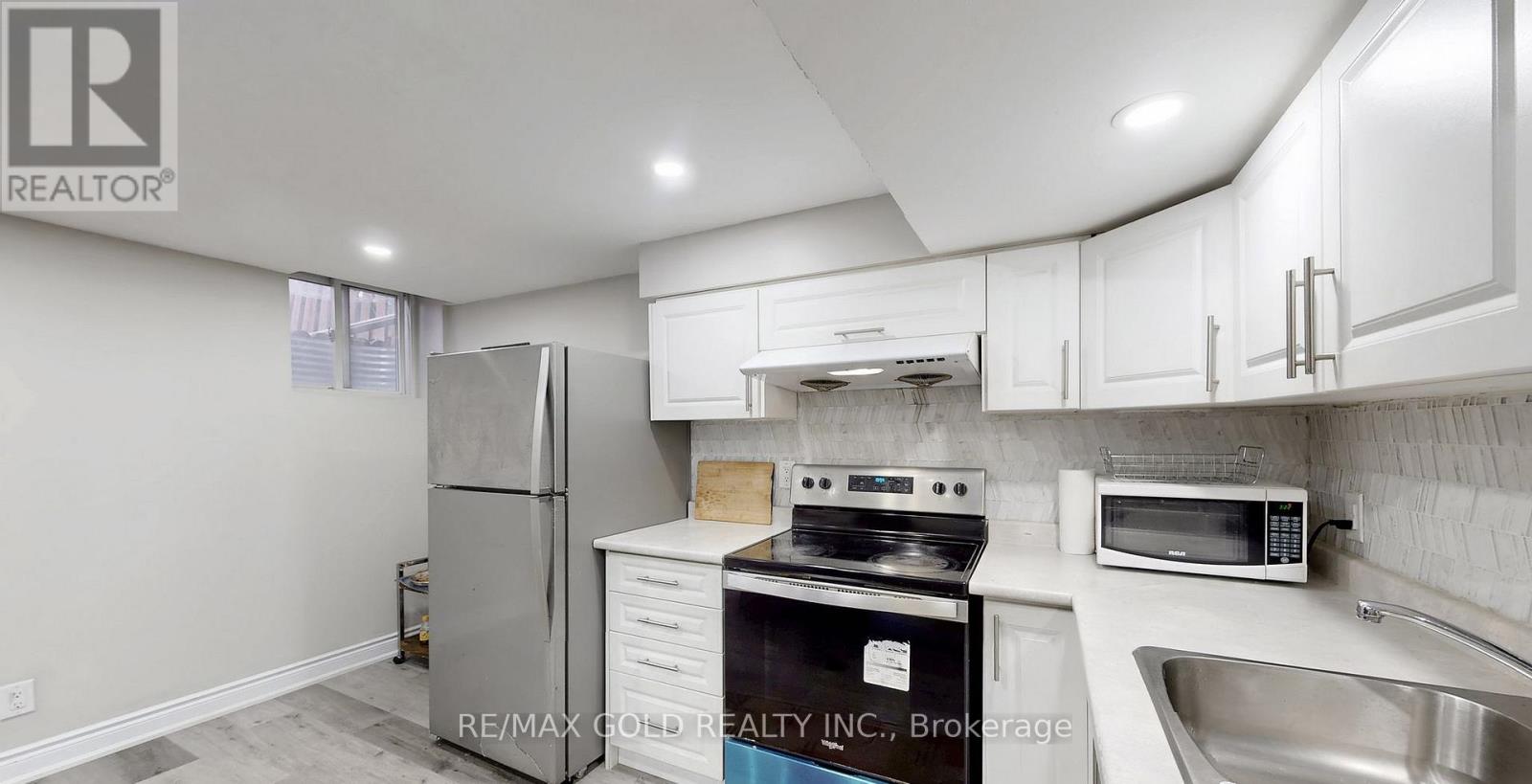 12 Glencastle Square, Brampton, Ontario  L6S 2H8 - Photo 42 - W12774824