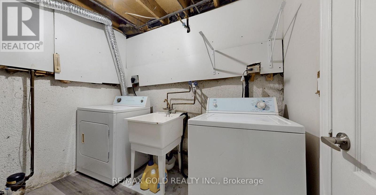 12 Glencastle Square, Brampton, Ontario  L6S 2H8 - Photo 45 - W12774824