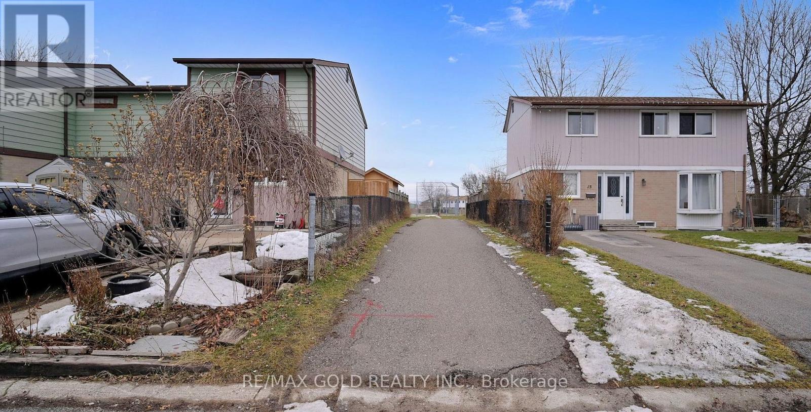 12 Glencastle Square, Brampton, Ontario  L6S 2H8 - Photo 48 - W12774824