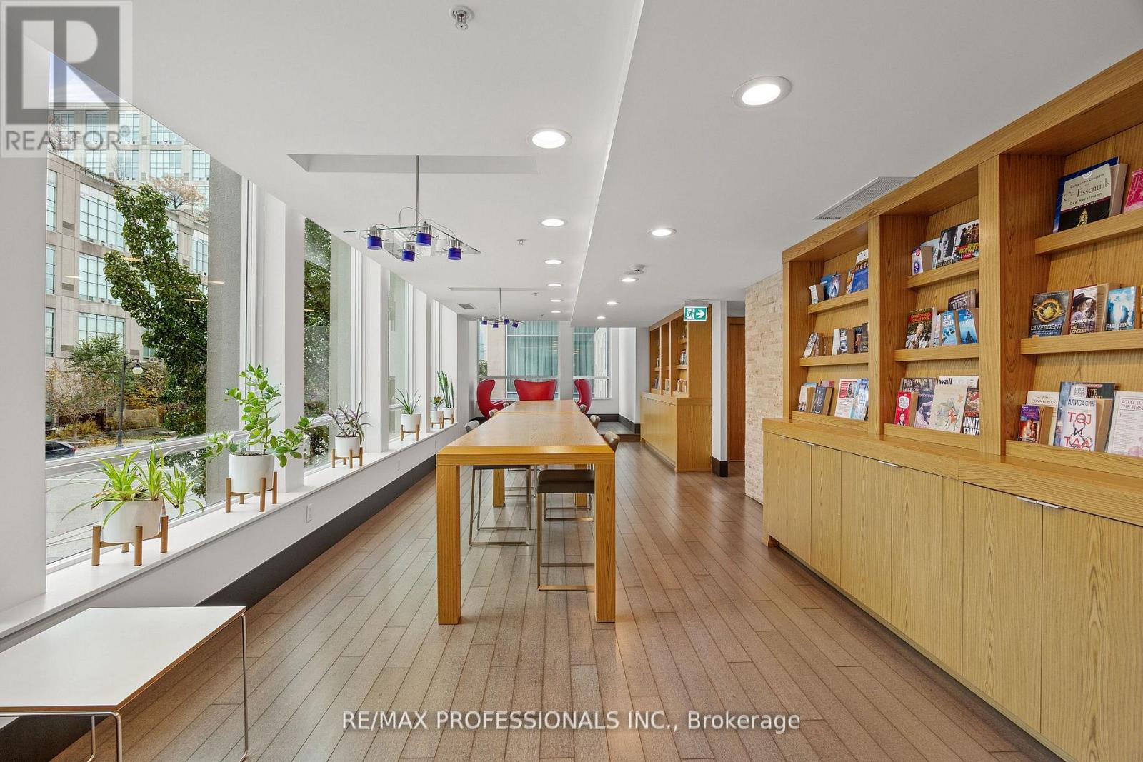 1434 - 165 Legion Road N, Toronto, Ontario  M8Y 0B3 - Photo 32 - W12774850