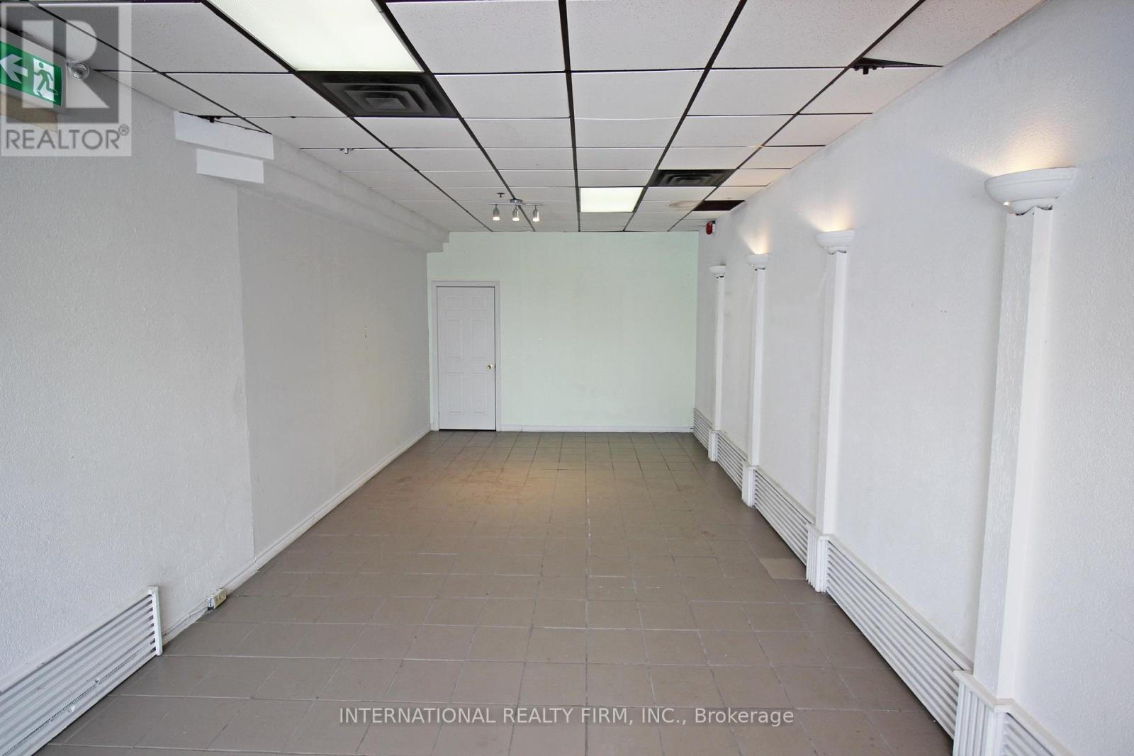 18 - 1635 Lawrence Avenue W, Toronto, Ontario  M6L 3C9 - Photo 4 - W12774884